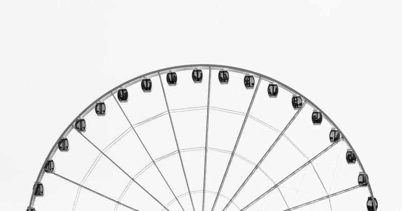 How to Build Credit at 18: Start Strong in 2026