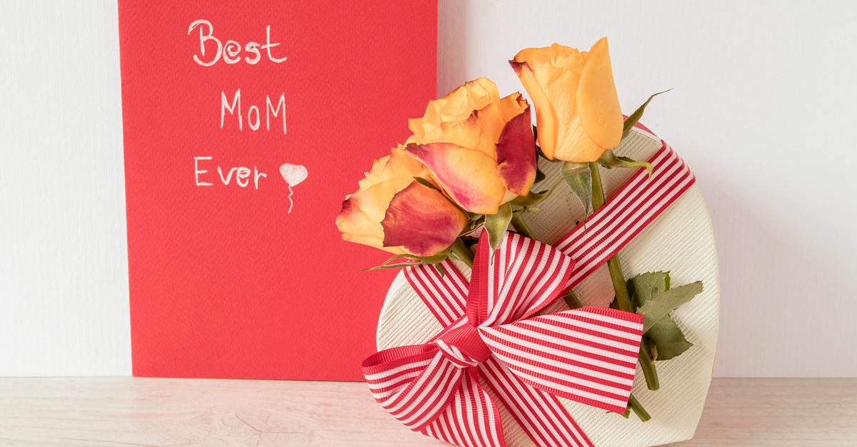 What to Write in a Mother’s Day Card: 50 Memorable Messages