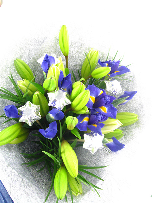 Combining Two Great Gifts – Flowers and Chocolates