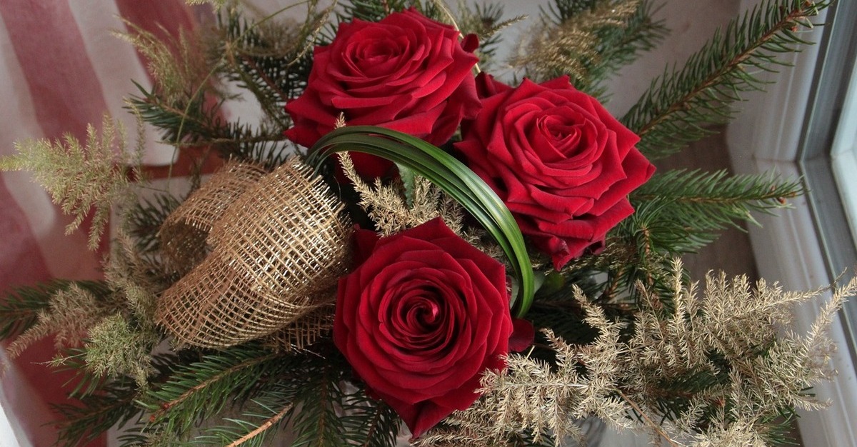 Christmas Flowers Inspired by Classic Holiday Books