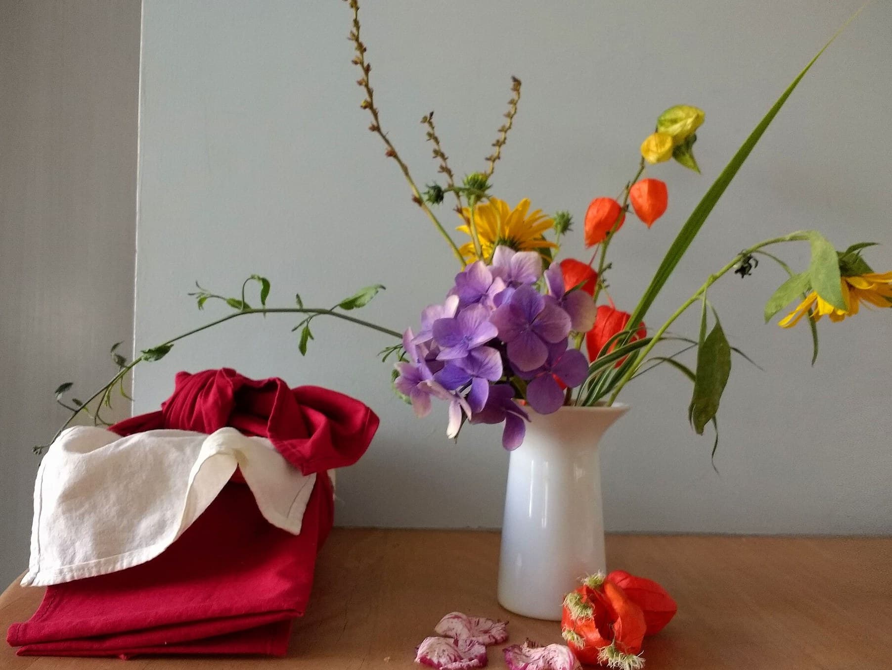 Ikebana arrangement at a dojo exhibition