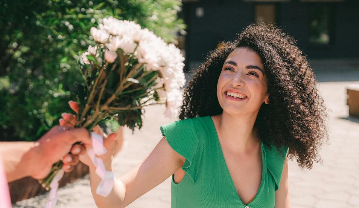 Why Flowers Make You Happy: The Science Behind Nature’s Greatest Mood-Boosters