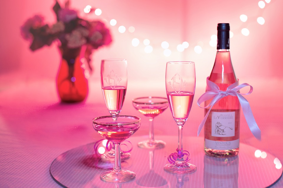 8 Ways to Celebrate Your Wedding Anniversary