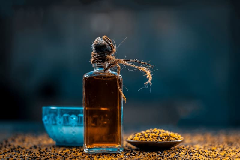 Mustard Oil: Nutrition, Health Benefits, Uses and Side Effects