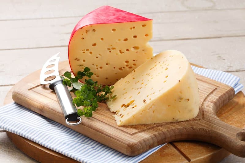 Gouda Cheese – Nutrition, Health Benefits, and Side Effects