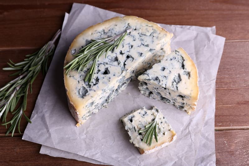 Blue Cheese – Health Benefits and Risks
