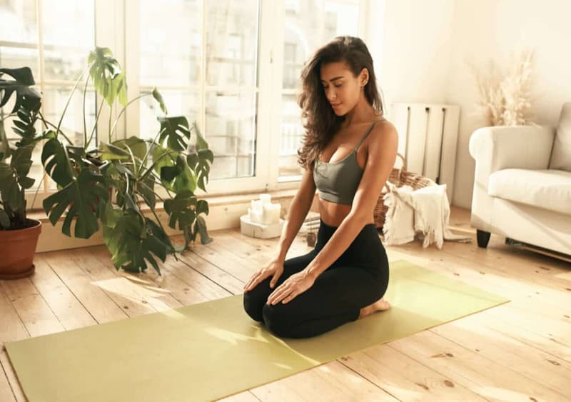 Health Benefits of Vajrasana Pose and How to Do It